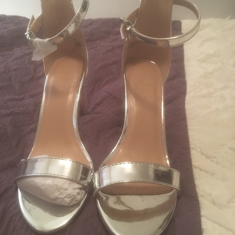 Charlotte Russe Silver Heels size 6
